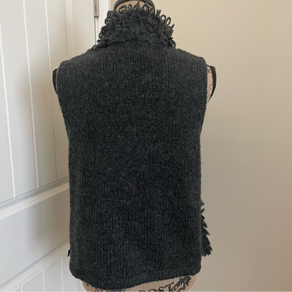 Mossimo Charcoal Heather Gray Looped Yarn Sweater Vest - Picture 6 of 9